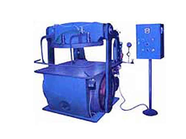 無錫市利達橡膠機械內(nèi)胎硫化機