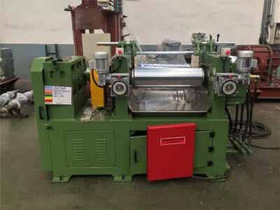 瑞興實(shí)驗(yàn)型6寸開煉機(jī)X(S)K-320圖3