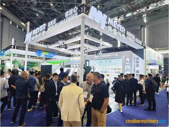 亚展台人气持箋火爆