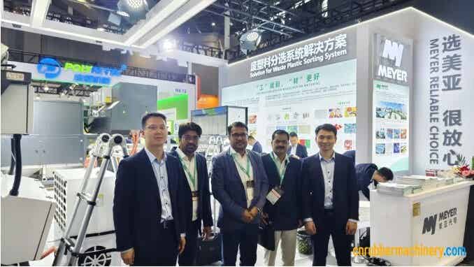 亚展台人气持箋火爆