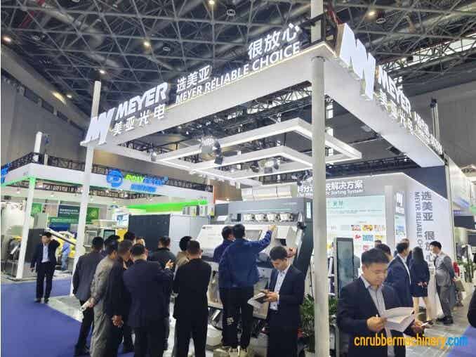 亚展台人气持箋火爆