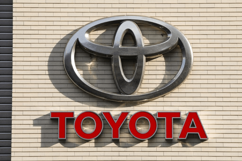 q是2020q??9日在日本东京拍摄的丰田汽车公司标? width=